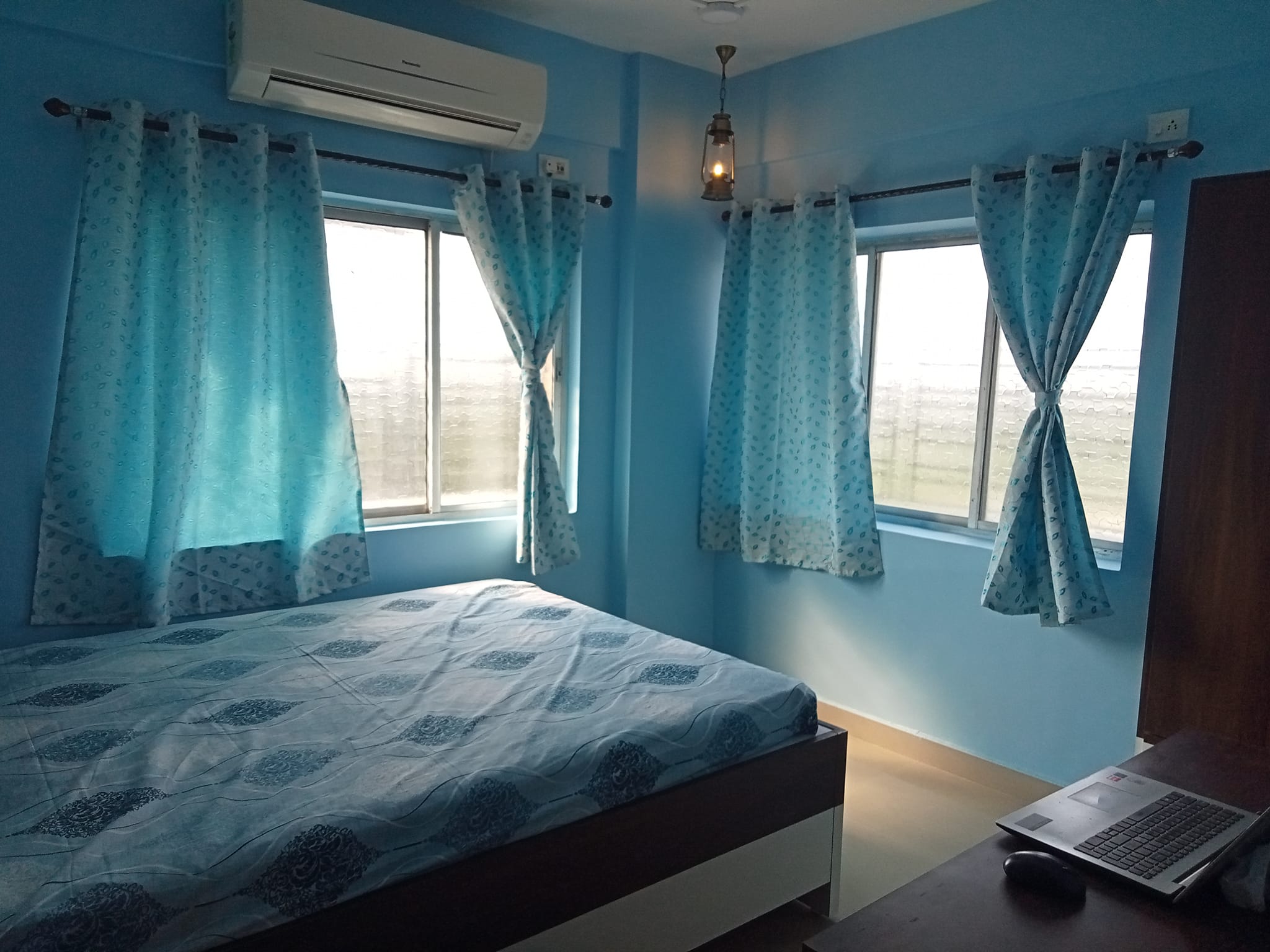 Image gallery image