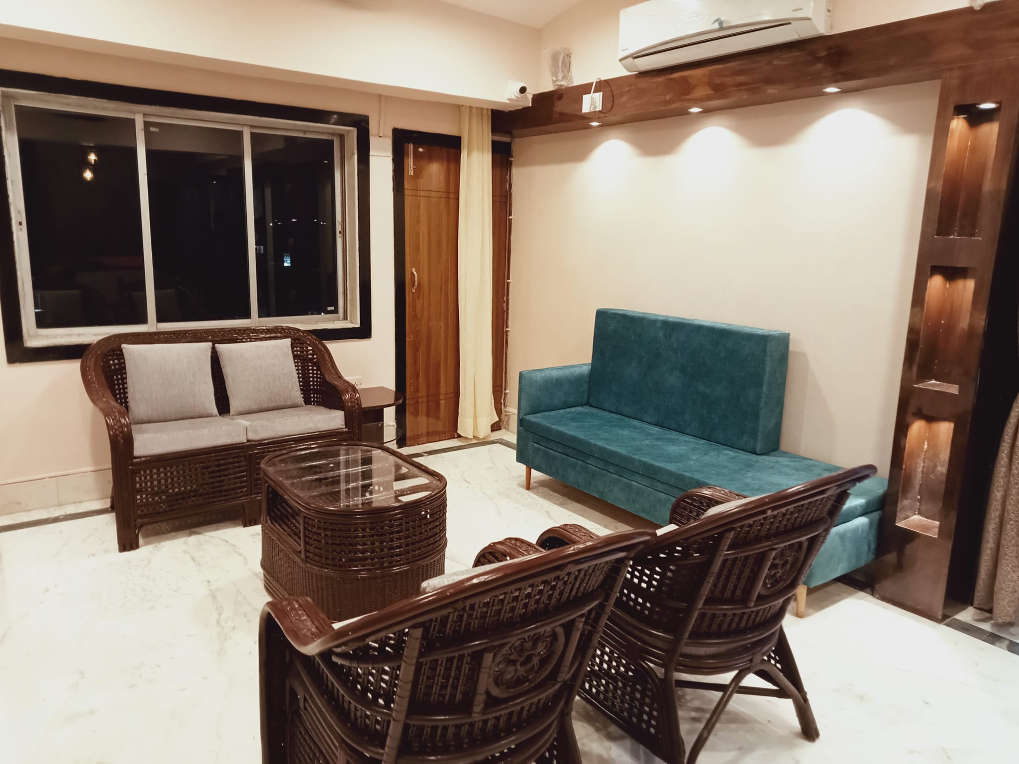 Image gallery image